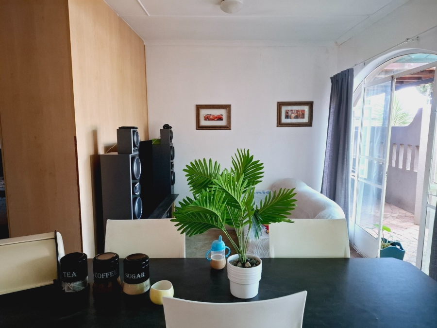 5 Bedroom Property for Sale in Fichardt Park Free State